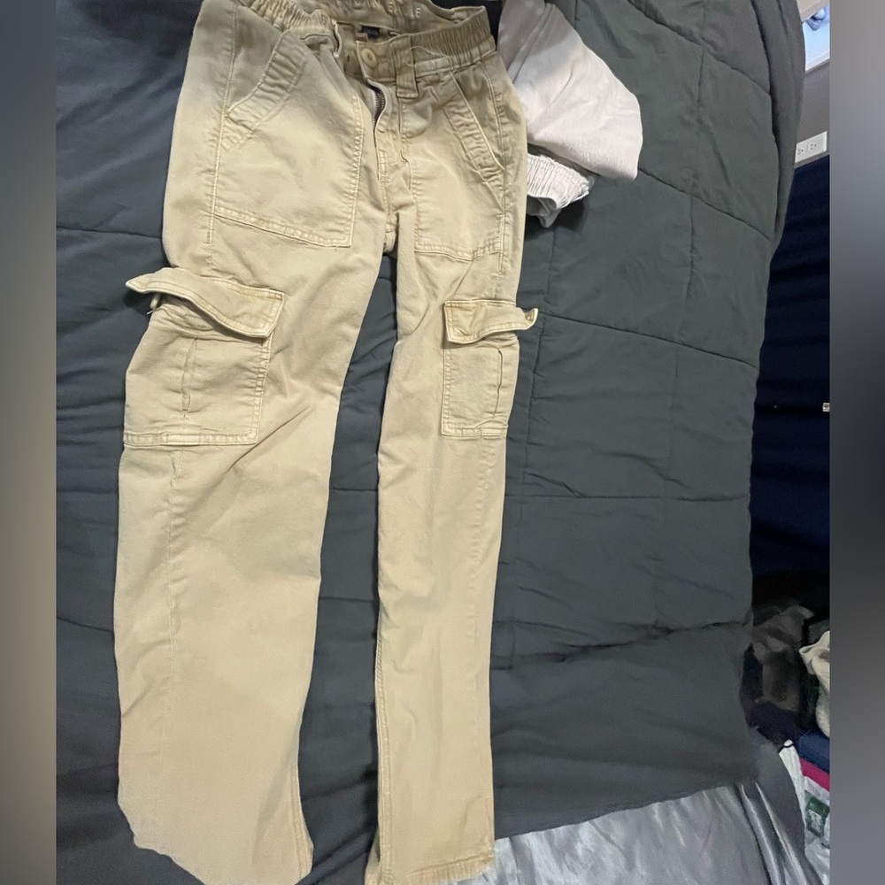 American Eagle Cargos size 000,00